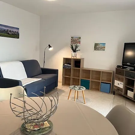 Di Castelli T2 Avec Piscine Apartment